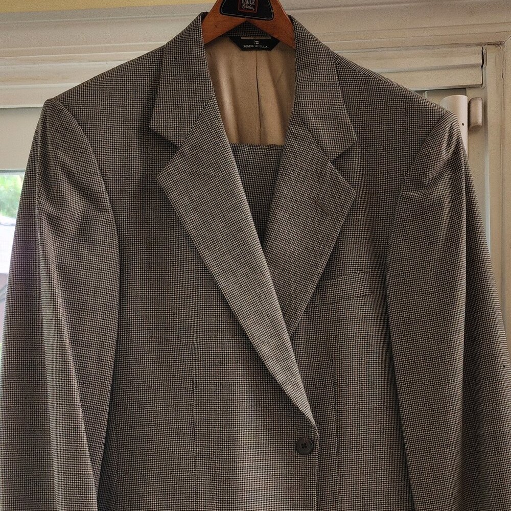 Saks Fifth Ave Brown light checkered 2 piece suit